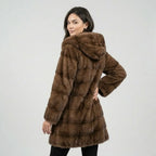 Μακρύ oversized παλτό από συνθετική γούνα με κουκούλα
